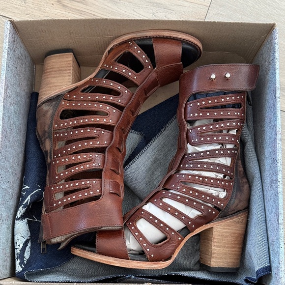 Freebird by Steven Brown Lotus NEVER BEEN WORN - Picture 1 of 3